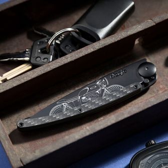 Deejo összecsukható kés Tattoo Black carbon fiber Café Racer